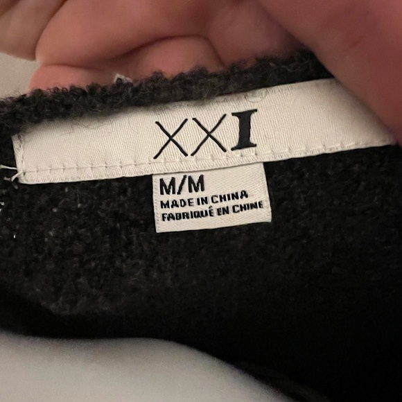 NWOT black knitted sweater - Picture 3 of 4